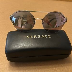 Round mirrored Versace sunglasses